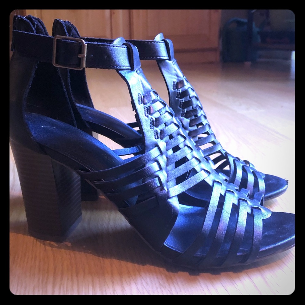 Black scrappy sandals